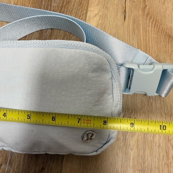 lululemon Light Blue Mist Crossbody Belt Bag - Picture 10 of 16